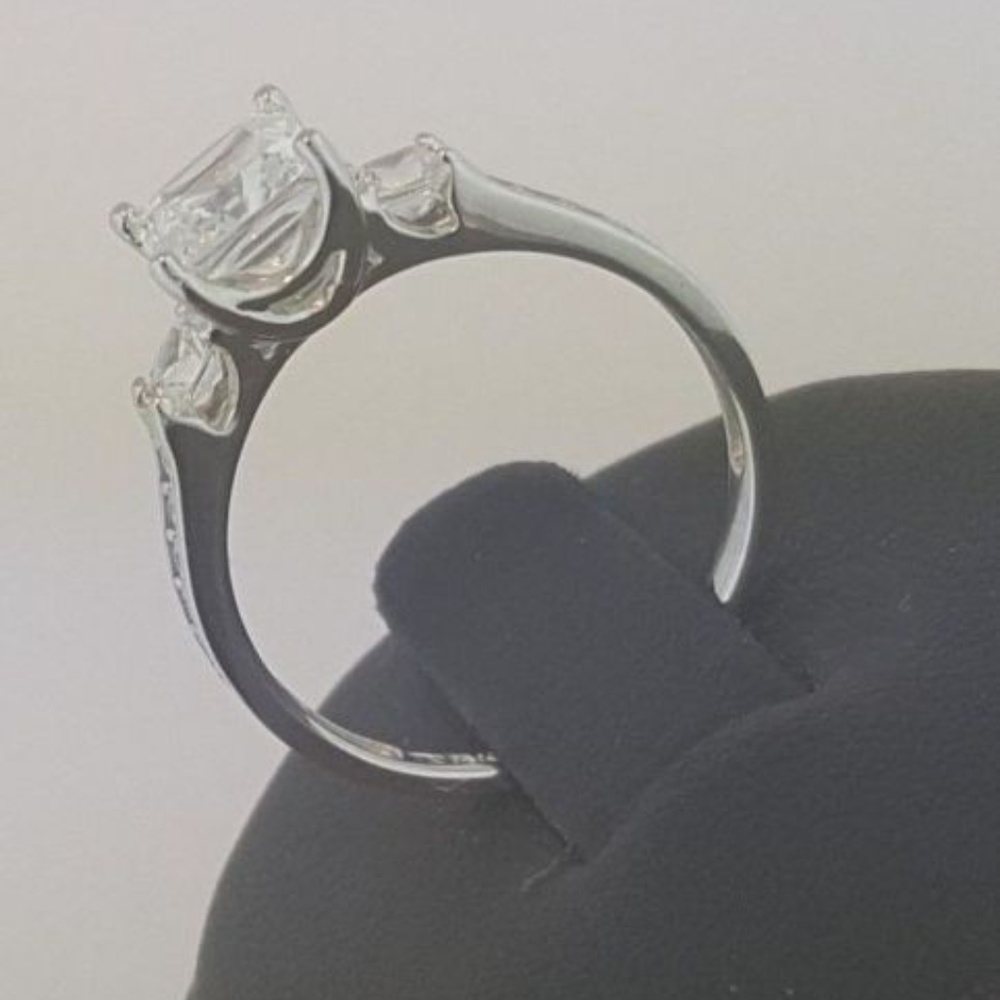 1ct Engagement Ring Real 14K White Gold 3 stones - Picture 5 of 9